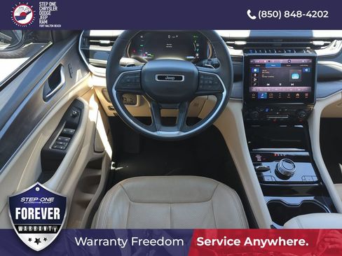 Used 2022 Jeep Grand Cherokee Limited 4xe w/ Luxury Tech Group II AWD/4WD image 13