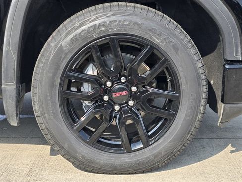 Used 2020 GMC Sierra 1500 Elevation w/ Elevation Value Package image 9