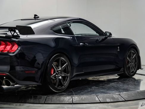 Used 2021 Ford Mustang Shelby GT500 w/ Carbon Fiber Track Pack RWD image 24