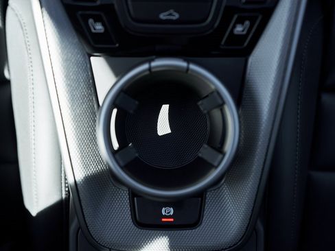 Used 2024 Porsche 911 Carrera 4S w/ Premium Package image 61