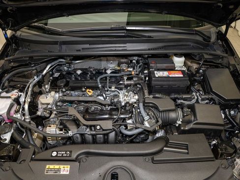 Used 2025 Toyota Corolla LE image 18