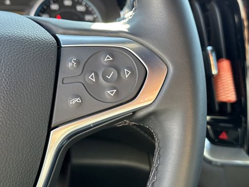 Used 2023 Chevrolet Traverse LT image 34