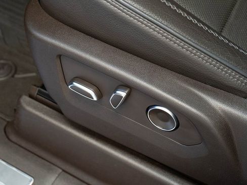 Used 2021 GMC Yukon Denali w/ Denali Premium Package image 21