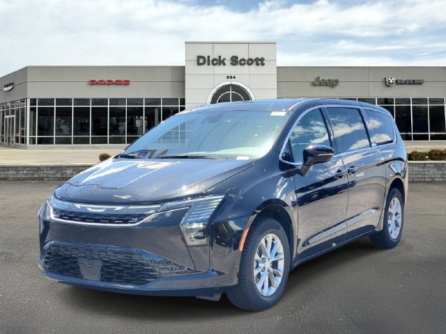 New 2027 Chrysler Pacifica Select w/ Family Tech Group AWD/4WD image 2