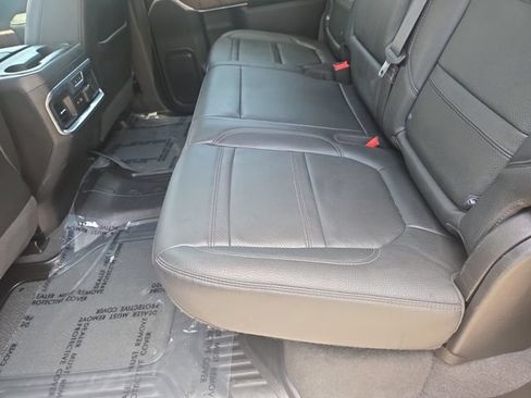 Used 2023 GMC Sierra 2500 Denali w/ Denali Black Diamond Edition AWD/4WD image 30