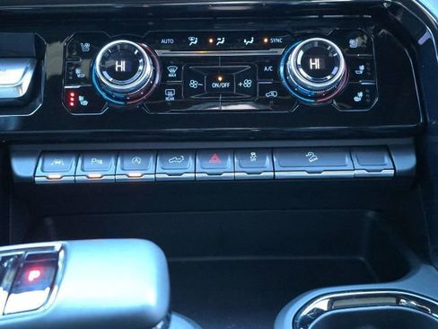 Used 2024 GMC Sierra 1500 AT4 w/ Technology Package image 38