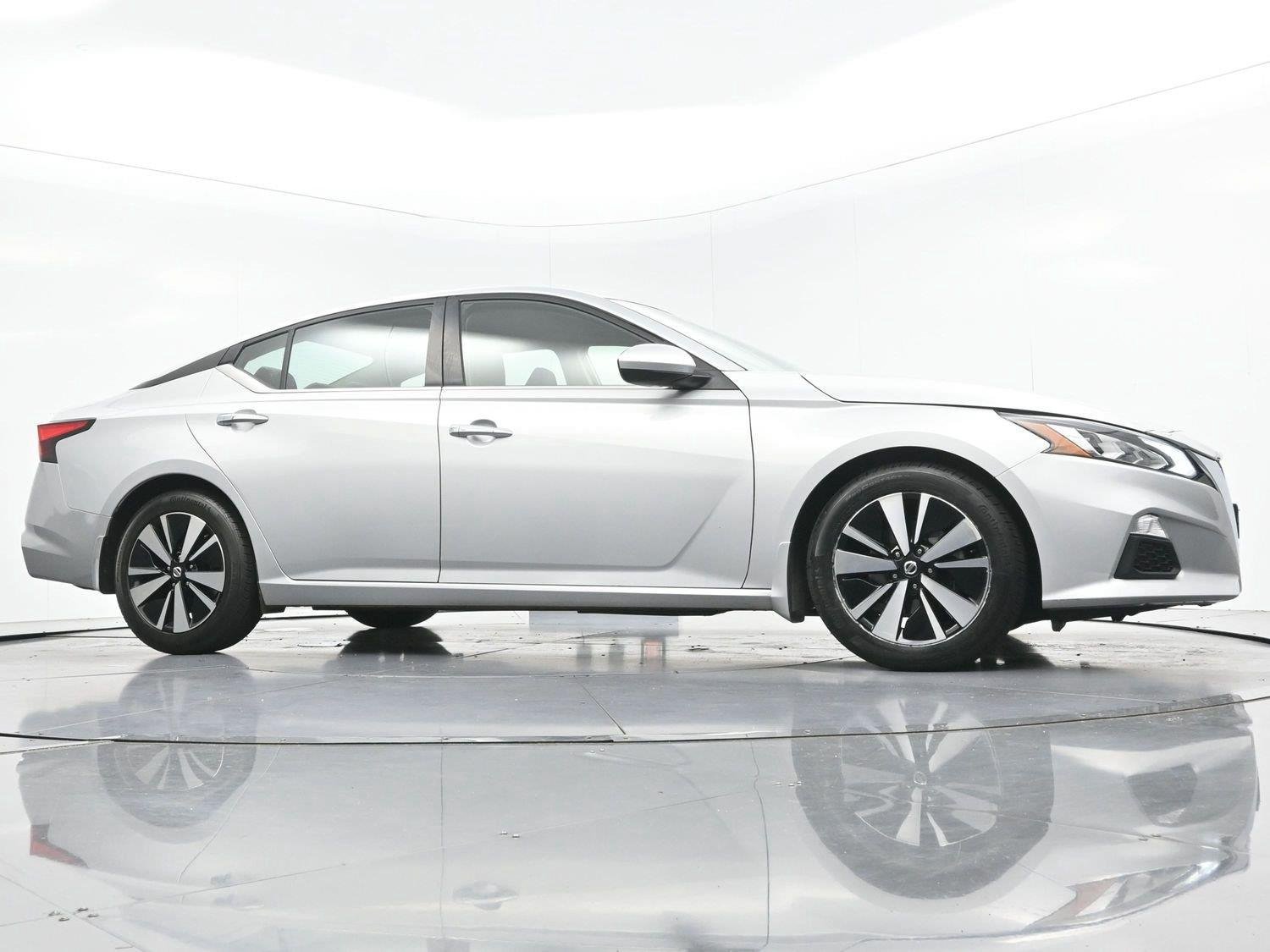 Used 2022 Nissan Altima 2.5 SV FWD image 38