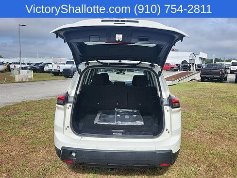 Used 2024 Nissan Rogue S AWD/4WD image 25