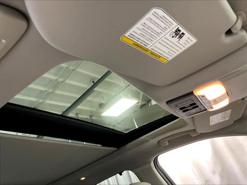 Used 2021 Nissan Rogue SL w/ Premium Package AWD/4WD image 22