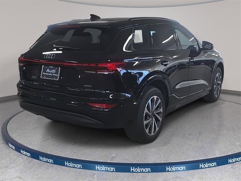 New 2025 Audi Q6 e-tron Premium image 4