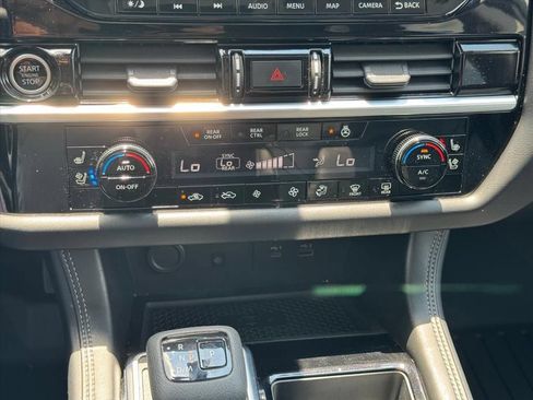 Used 2023 Nissan Pathfinder Platinum AWD/4WD image 23