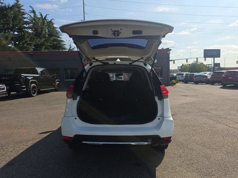 Used 2018 Nissan Rogue S FWD image 11