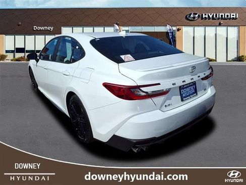 Used 2025 Toyota Camry SE image 5