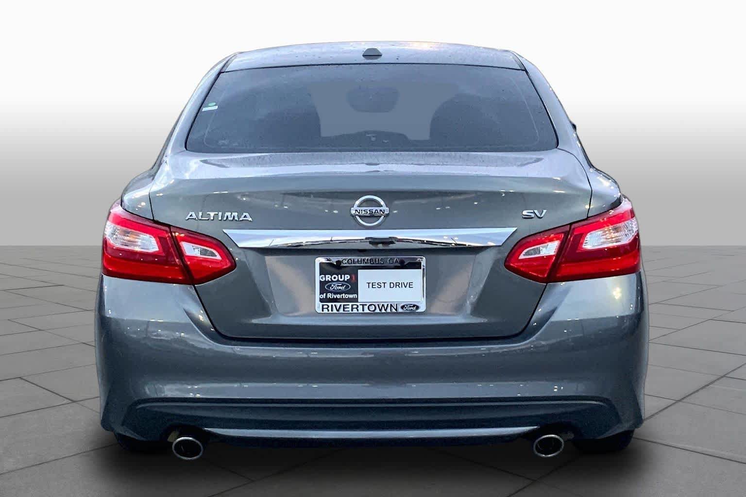 Used 2016 Nissan Altima 2.5 SV w/ Convenience Package FWD image 5