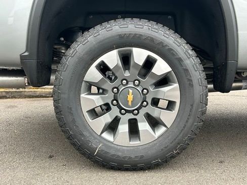 New 2026 Chevrolet Silverado 3500 LT AWD/4WD image 9