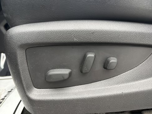 Used 2016 GMC Yukon Denali w/ Open Road Package image 13