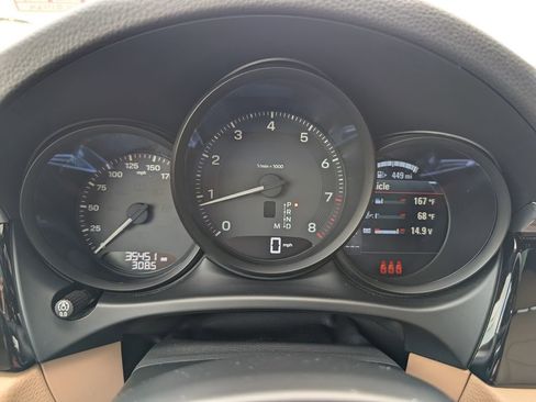 Certified 2022 Porsche Macan AWD/4WD image 12