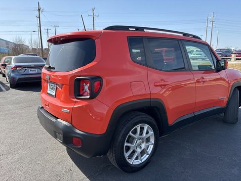 Used 2020 Jeep Renegade Latitude w/ Cold Weather Group image 3