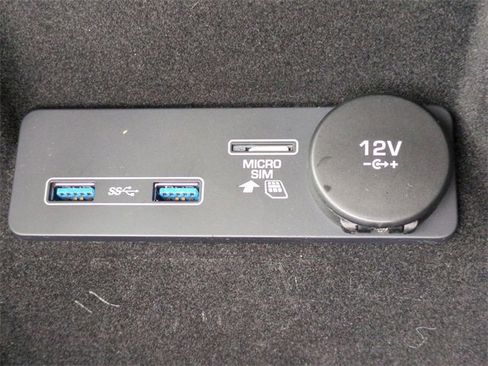 Used 2020 Jaguar E-PACE SE image 23