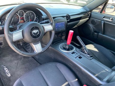 Used 2008 MAZDA MX-5 Miata Sport RWD image 4