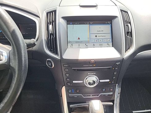 Used 2017 Ford Edge Titanium w/ Equipment Group 301A AWD/4WD image 8