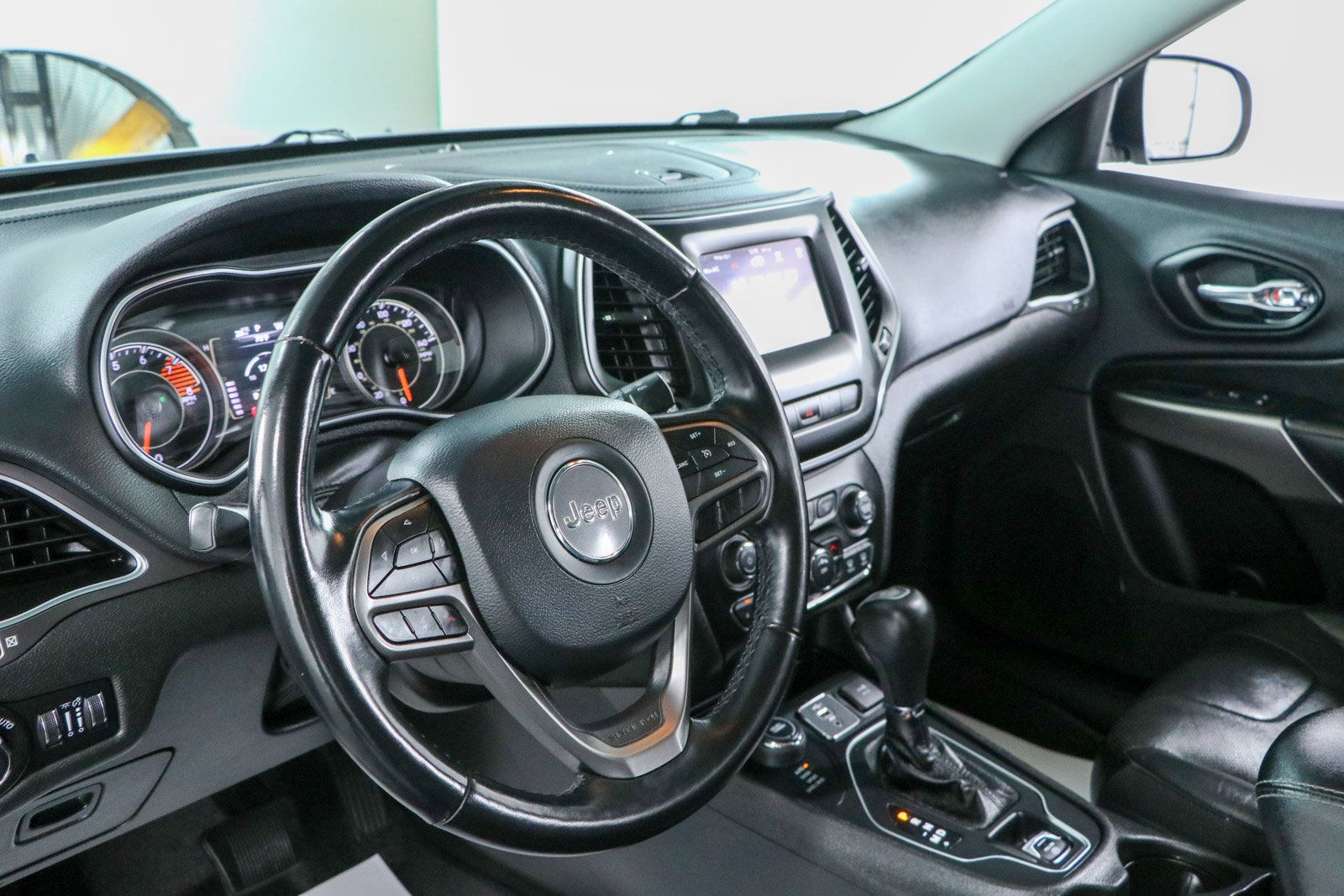 Used 2021 Jeep Cherokee Latitude Lux AWD/4WD image 22