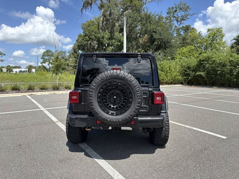 Used 2024 Jeep Wrangler Unlimited Rubicon 392 AWD/4WD image 4