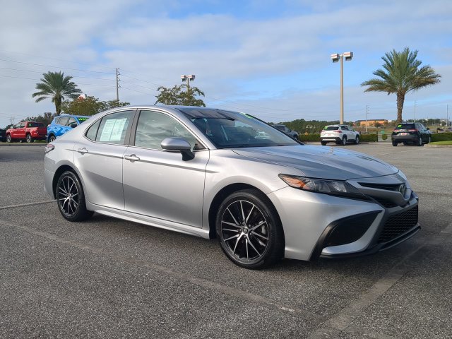Used 2024 Toyota Camry SE FWD image 2