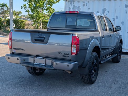 Used 2021 Nissan Frontier SV w/ Midnight Edition Floor Mats AWD/4WD image 4