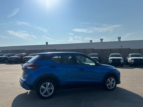 Certified 2025 Nissan Kicks Play S FWD image 23