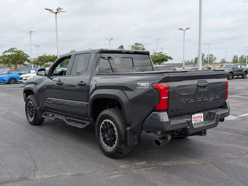 Used 2026 Toyota Tacoma TRD Off-Road w/ TRD Off Road Upgrade Package AWD/4WD image 6