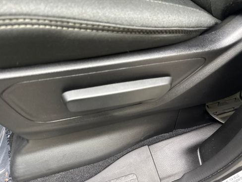 Used 2025 RAM 1500 Big Horn AWD/4WD image 32