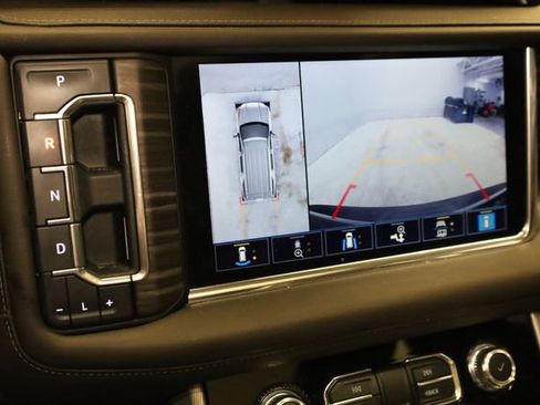 Used 2021 GMC Yukon Denali w/ Denali Premium Package image 22