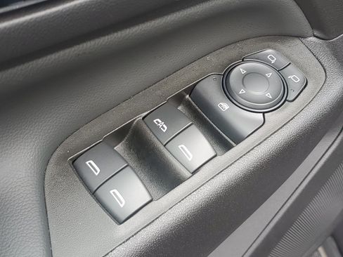 Used 2024 Chevrolet Equinox LT FWD image 19