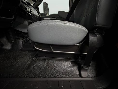 New 2025 Ford F650 2WD Regular Cab Super Duty image 20