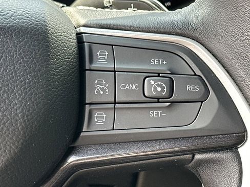 Used 2022 Jeep Grand Cherokee L Laredo image 29