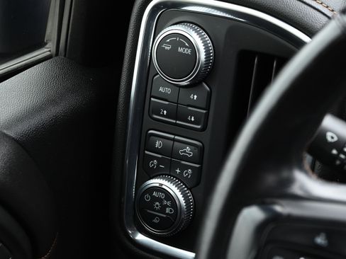 Used 2020 GMC Sierra 3500 AT4 w/ Technology Package image 26