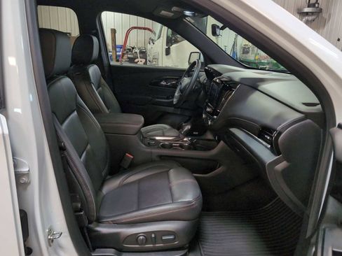 Used 2023 Chevrolet Traverse RS image 28