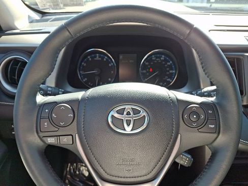 Used 2016 Toyota RAV4 XLE image 19