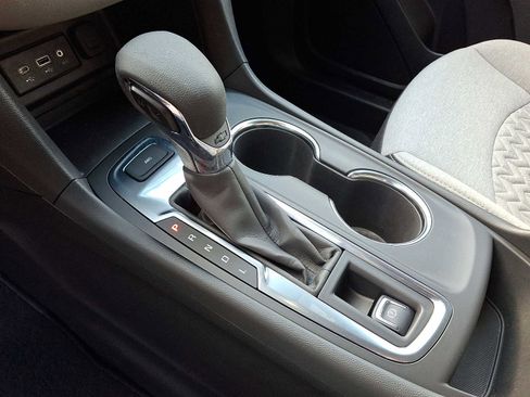 Used 2023 Chevrolet Equinox LS w/ LS Convenience Package image 14