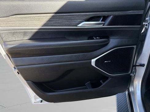 Used 2024 Jeep Wagoneer L Series II w/ Flexible Seating Group image 29