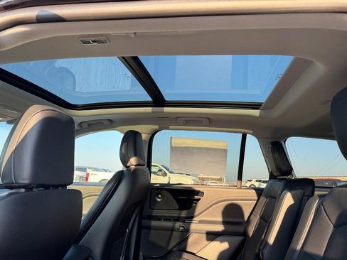 New 2025 Lincoln Aviator AWD w/ Equipment Group 101A image 11