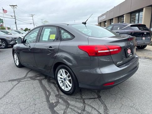 Used 2015 Ford Focus SE FWD image 7