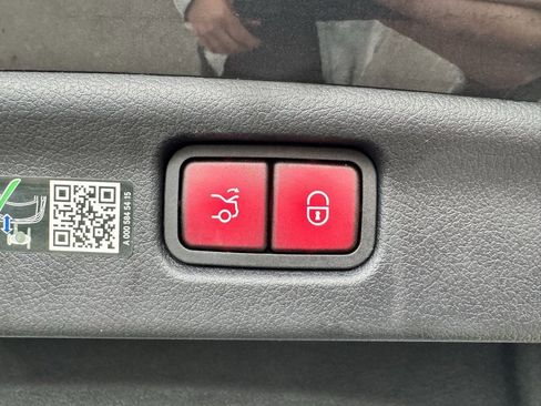 Used 2024 Mercedes-Benz C 300 Sedan w/ AMG Line w/ Night Package image 9