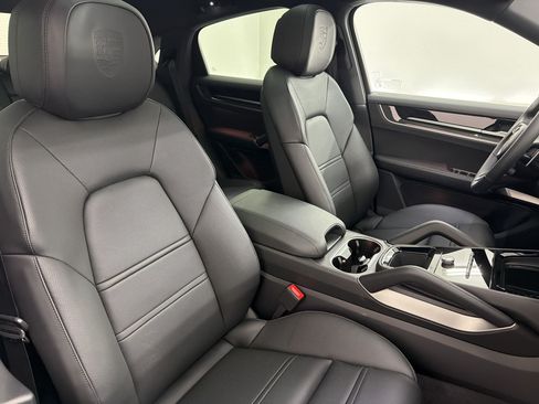 New 2026 Porsche Cayenne Coupe AWD/4WD image 29