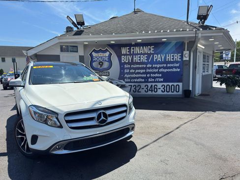 Used 2017 Mercedes-Benz GLA 250 4MATIC w/ Premium Package image 1