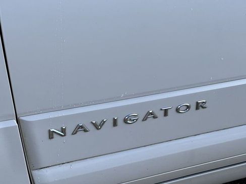 Used 2015 Lincoln Navigator 4WD image 28