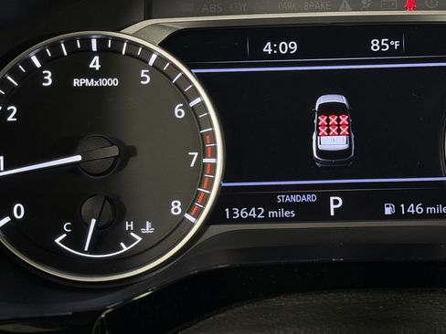 Used 2023 Nissan Pathfinder SL FWD image 17