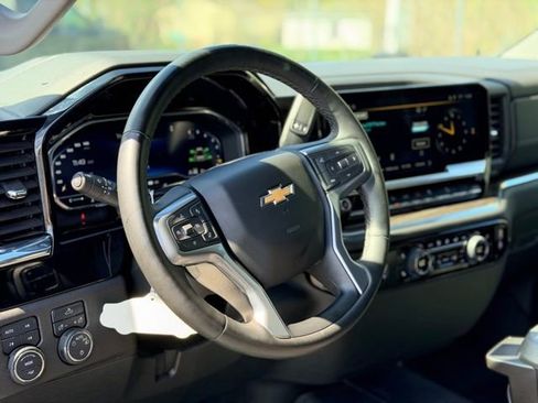 Certified 2023 Chevrolet Silverado 1500 LT image 9