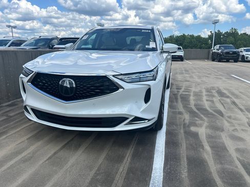 Used 2024 Acura MDX w/ Technology Package FWD image 4
